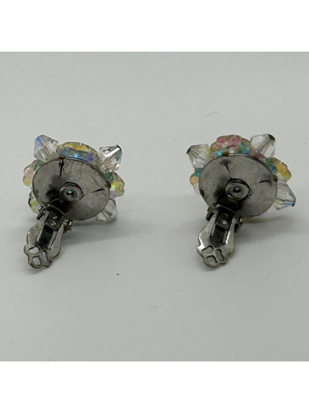 Vtg 1950s Aurora Borealis AB Crystal Cluster Marguerite Flower Clip On Earrings - Picture 12 of 14